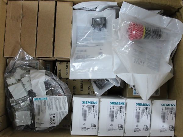 西門子/Siemens 3RQ2000-2BW00, 3RH2122-1BB40, 3RV2011-0GA15, 3SU1000-1HB20-0AA0, 5SJ4102-7HG40...