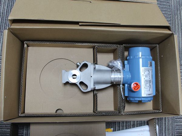 熱銷羅斯蒙特 8800DW005SA3N2D1I1M5Q4Q8 對夾式渦街流量計