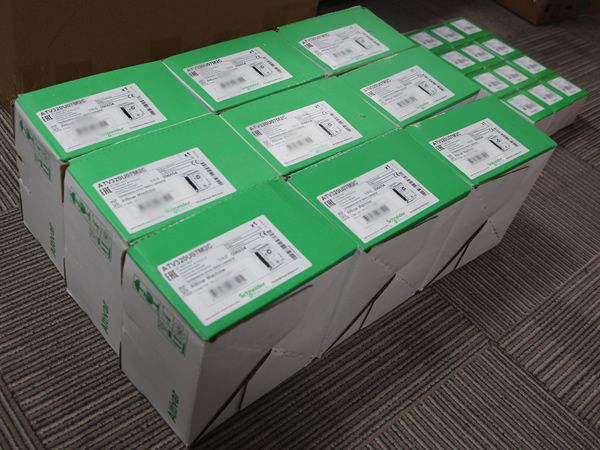 熱銷施耐德電氣 Altivar Machine ATV320 變速驅(qū)動器