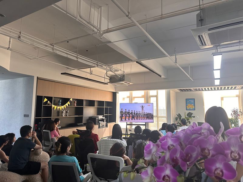 銘記歷史，不忘初心——武漢協(xié)遠(yuǎn)全體員工共觀(guān)抗戰(zhàn)勝利80周年閱兵儀式